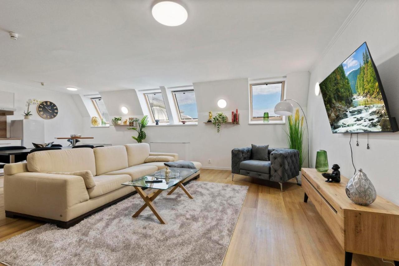 Ferienwohnung Family Hub In Centre Pressburg Exterior foto