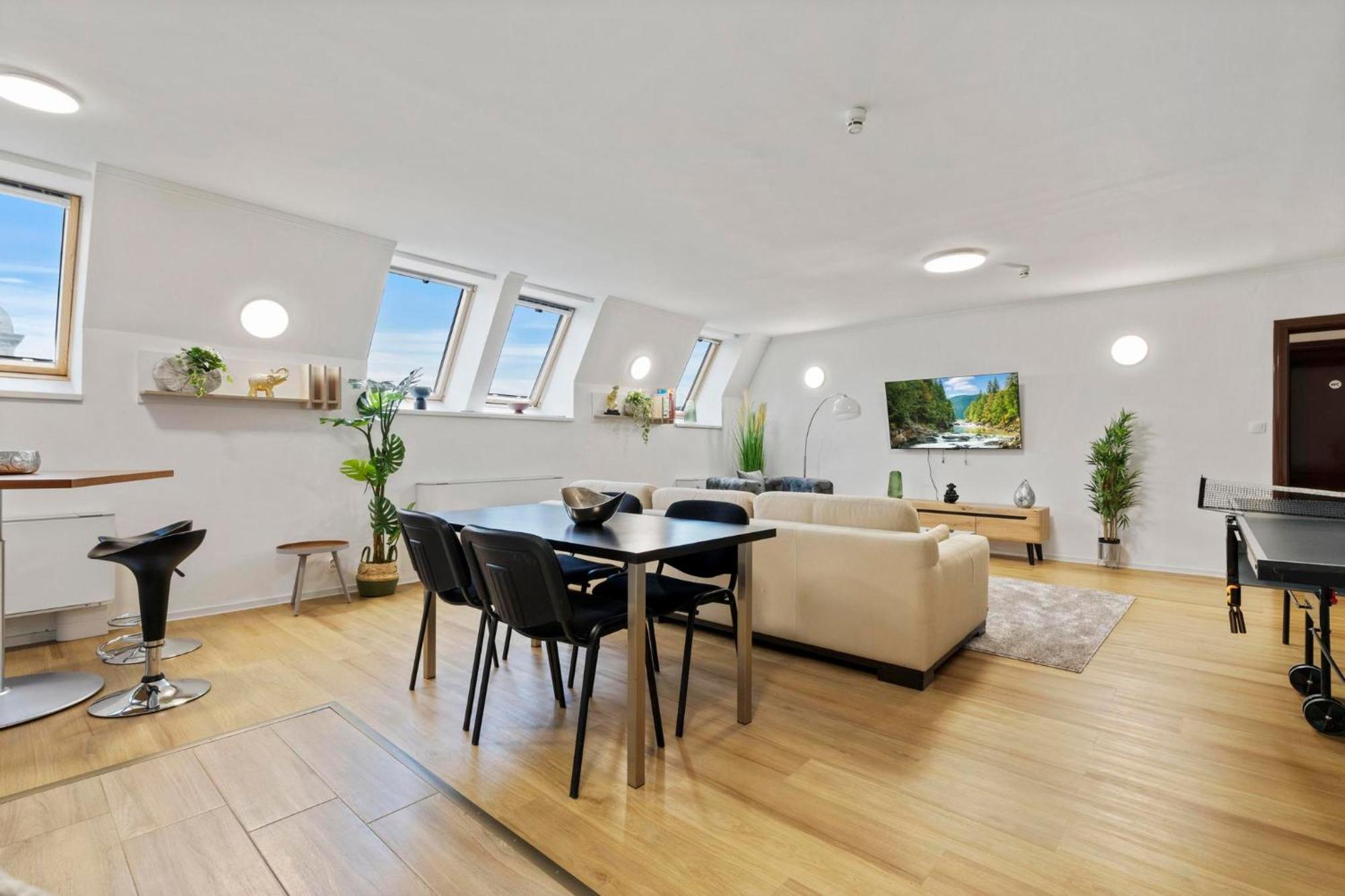 Ferienwohnung Family Hub In Centre Pressburg Exterior foto